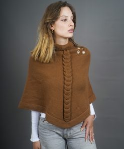 poncho-marron-con-corazon